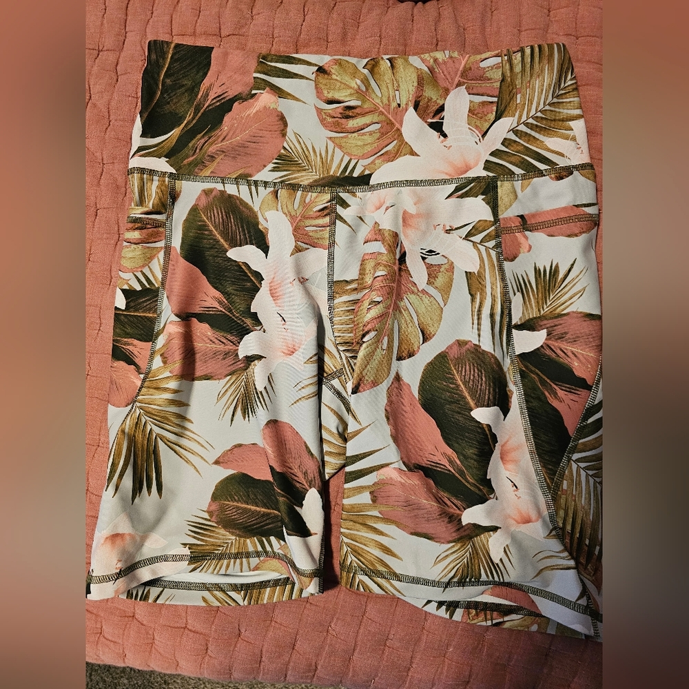 Old Navy Plam Tree Workout shorts